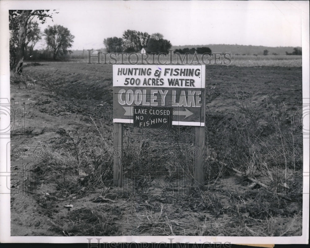 1953 Press Photo Sign at Cooley lake-Historic Images