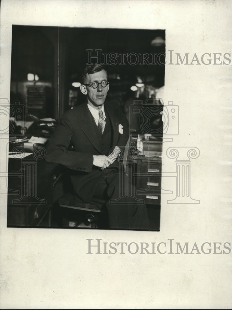 1932 Press Photo Mr Gus Bob Talley at his office desk - Historic Images