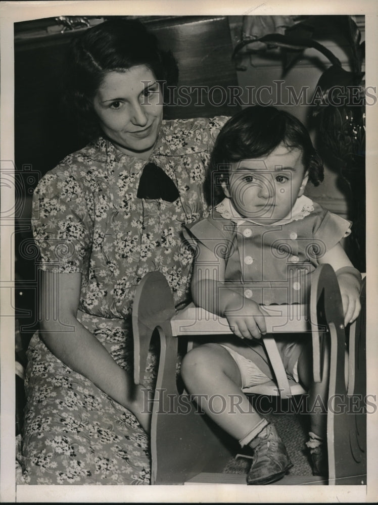 1938 Press Photo Mrs. Raymond Kenney &amp; son Ray Jr. (family of the exonerated) - Historic Images