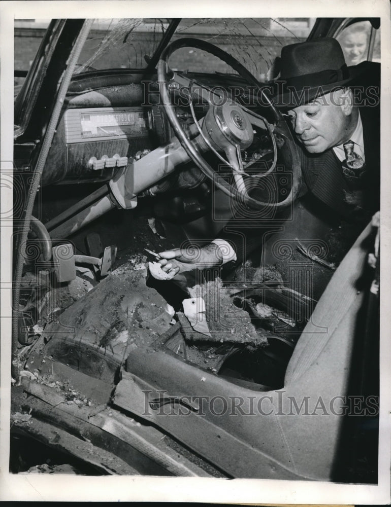 1946 Press Photo Chicago, Police Sgt Marshal Pidgeon, bomb demo squad - Historic Images