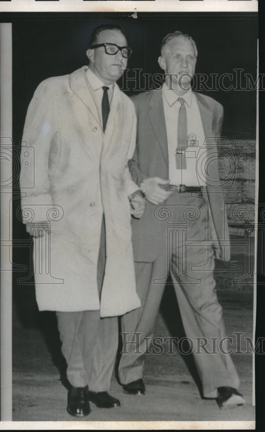 1960 Chattanooga, Tn former judge of Fla JA Peel arrested by Sheriff - Historic Images