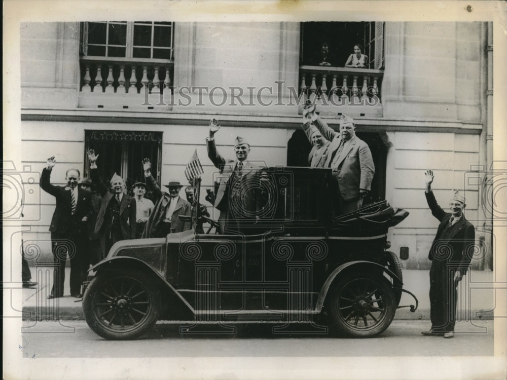 1935 Press Photo 25 Year Old Taxi with Commander James L. McCann in Paris - Historic Images