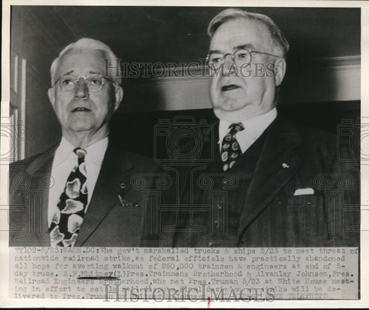 1946 Press Photo A.F. Whitney & Alvanley Johnson Meet to Settle Rail Dispute - Historic Images