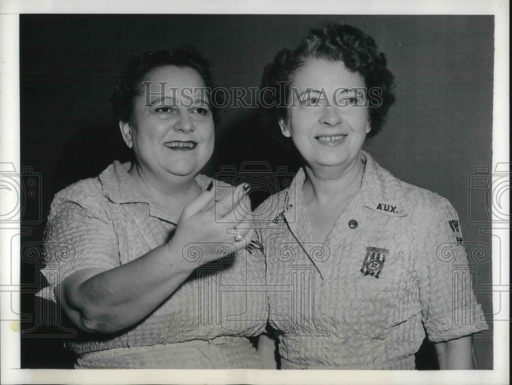 1957 Press Photo Ladies Auxiliary President to the Veterans Mrs. Ray L. Godsey- Historic Images