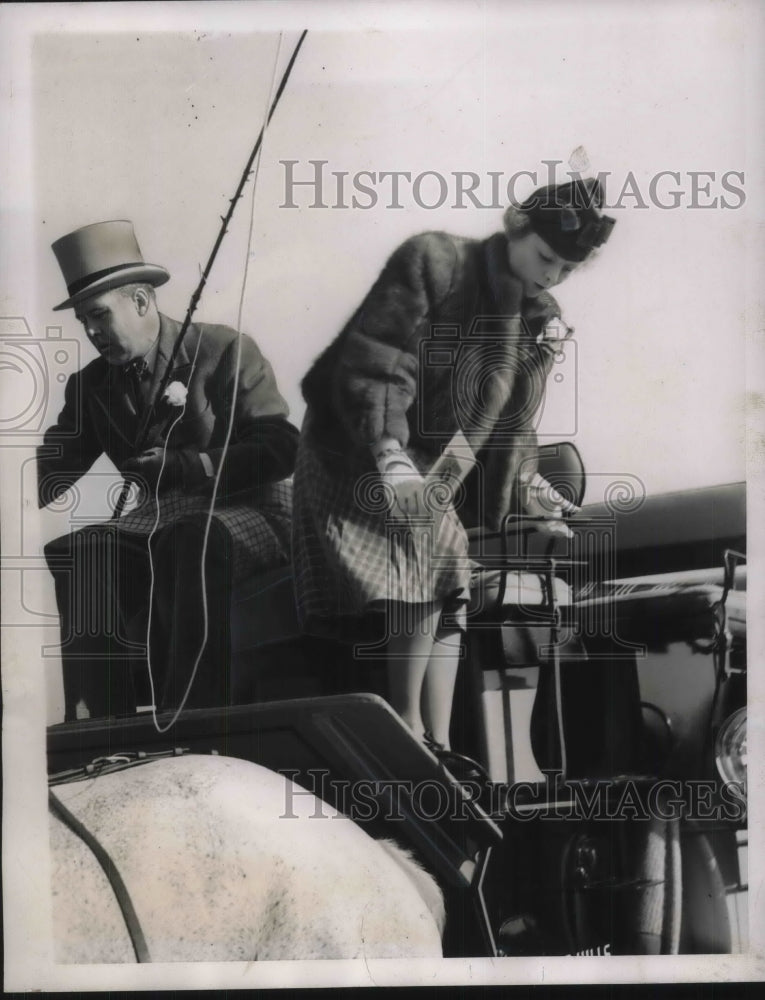 1938 Press Photo Mrs. Richard V.N. Gambrill &amp; Driver Dean Bedford at Race-Historic Images