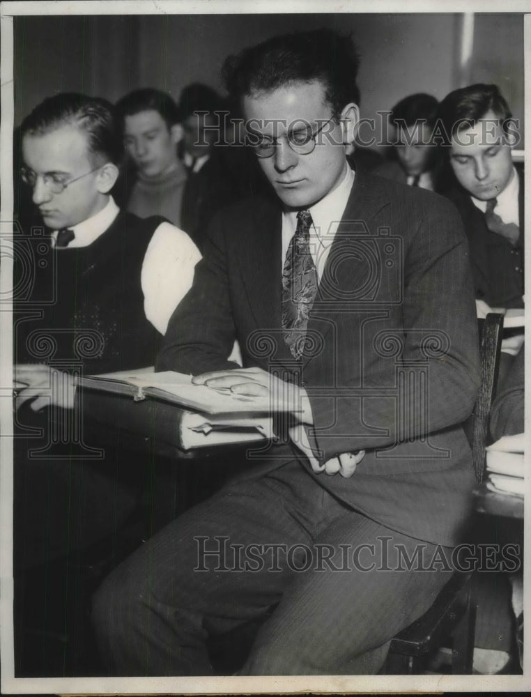 1933 Press Photo Carl Geiser, Fenn Student Represent U.S. at War Congress - Historic Images