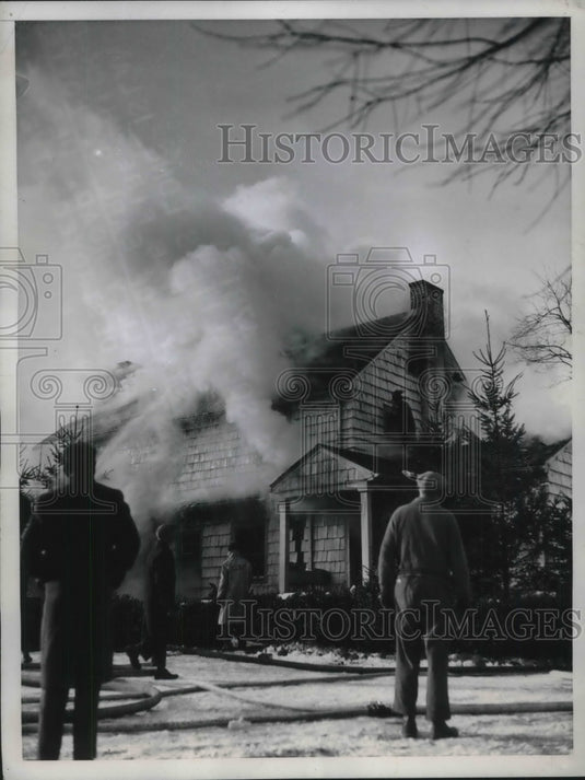 1950 Press Photo Earl S Potter Mansion Burning Down In Fire - neb98184 - Historic Images
