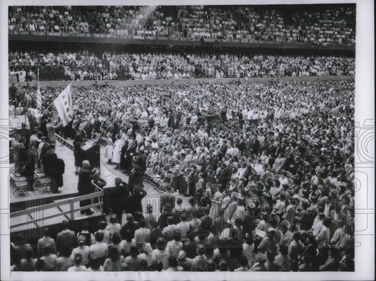 1956 Press Photo Teens Crowd International Amphitheater at Chicago Youth Rally - Historic Images