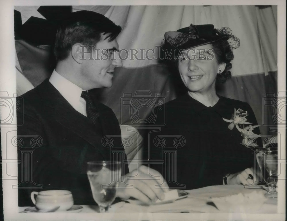 1941 Press Photo John G. Winant, former Governor, Mrs. Burnett Mahon - Historic Images