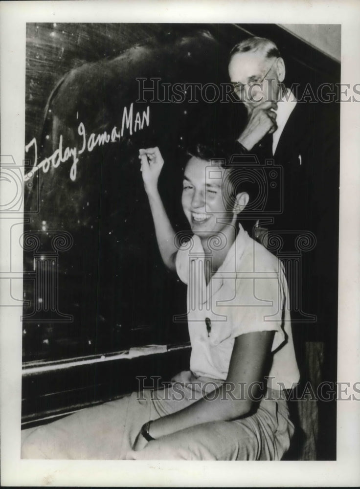 1943 Jimmy Christian Happy About New Voting Age of Eighteen - Historic Images