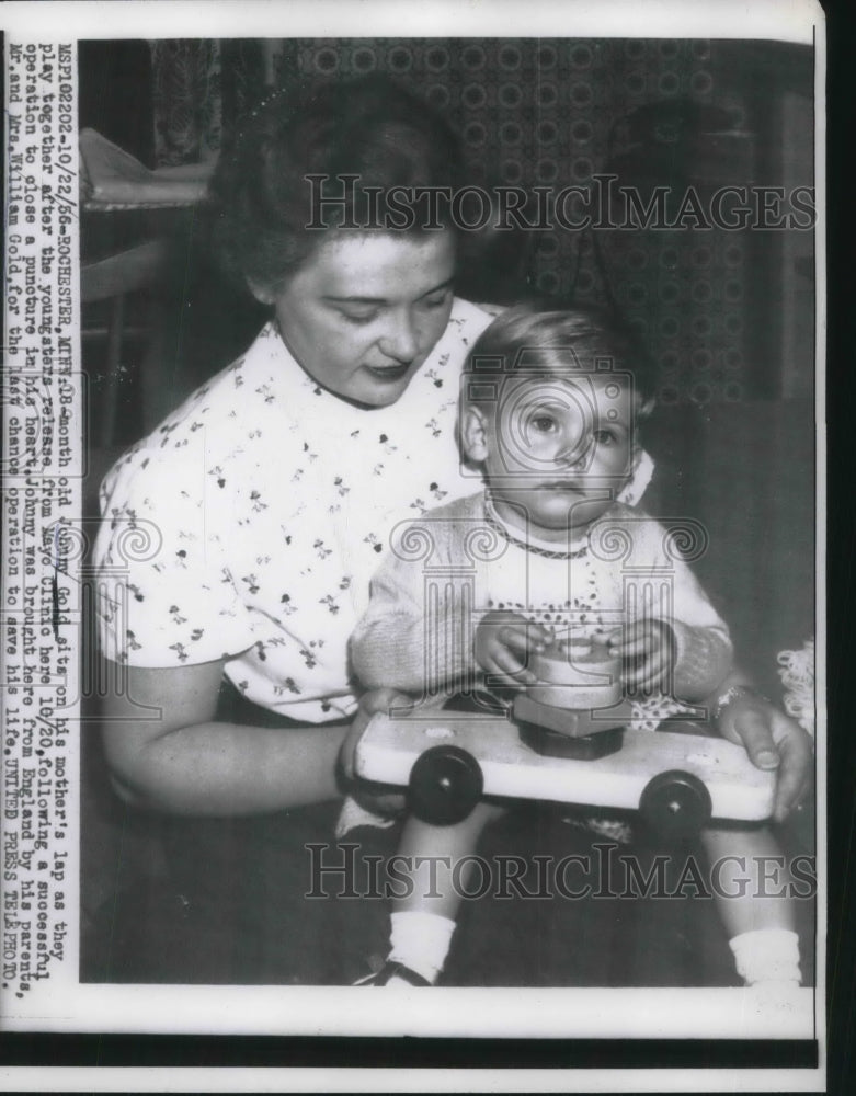 1956 Press Photo Johnny Gold From England at Mayo Clinic to Repair Heart-Historic Images