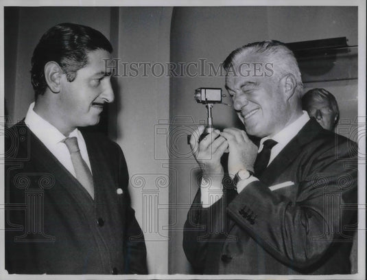 1961 Paris, director Vittorio De Sica & Don Jaime de mora Aragon - Historic Images
