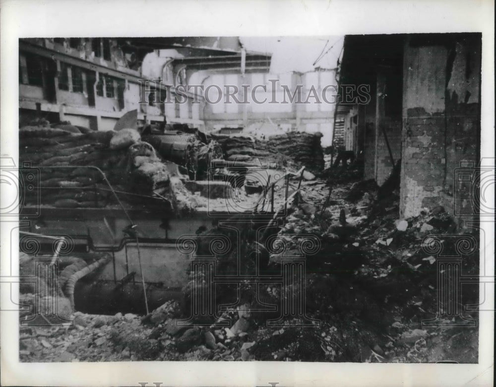 1943 Press Photo Bomb Wrecked Interior Of Tunis Power Station Evidence - Historic Images