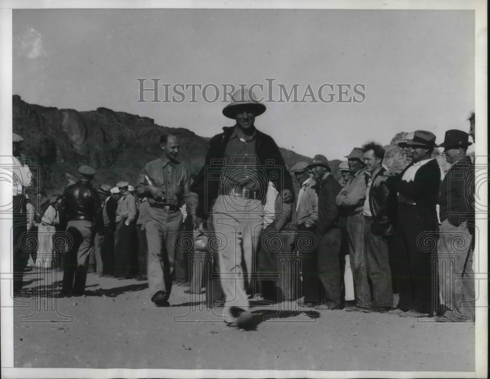 1937 Striking workers at Aqueduct. AFL men pass CIO pickets - Historic Images