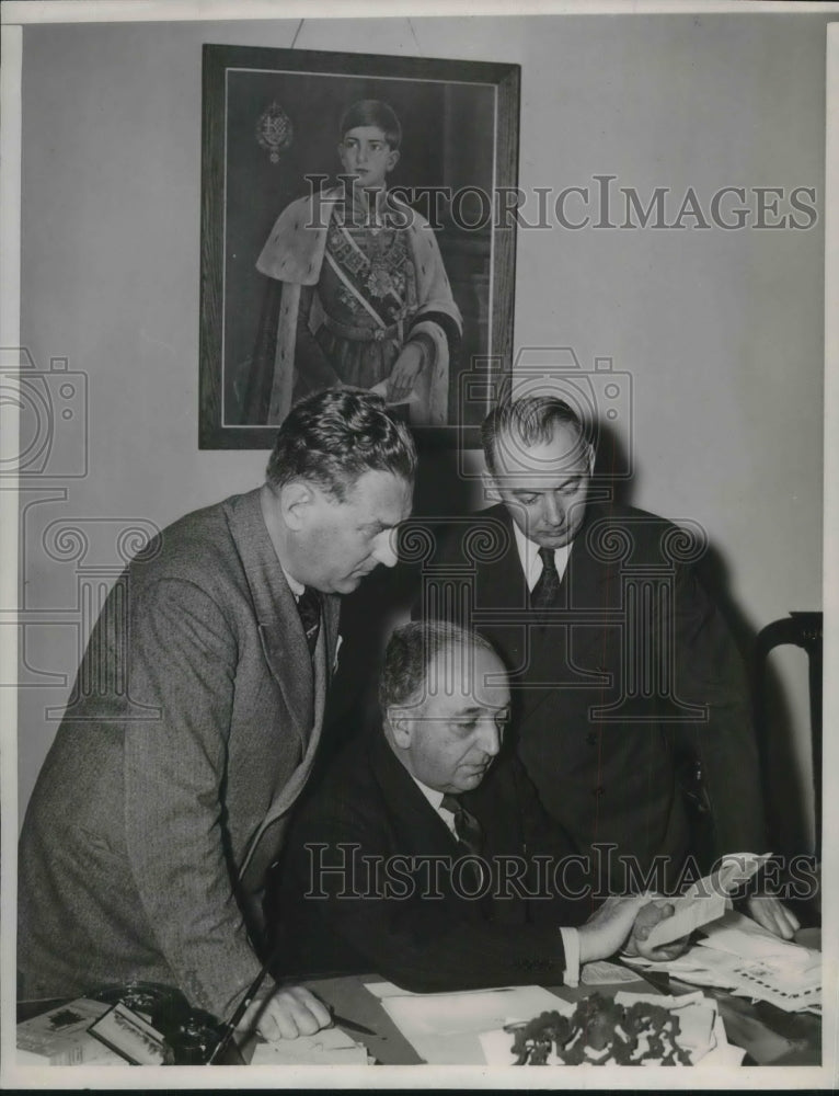 1941 Press Photo Washington D.C. Vladimir Rybar Constantin Fotitch Yugoslavia - Historic Images