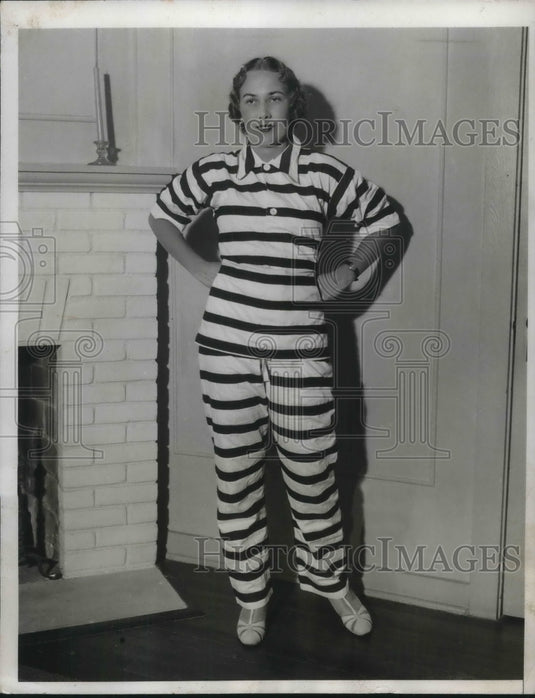 1933 Press Photo Miss Dorothy Fell Secretary Treasury Costume Palm Beach Party - Historic Images