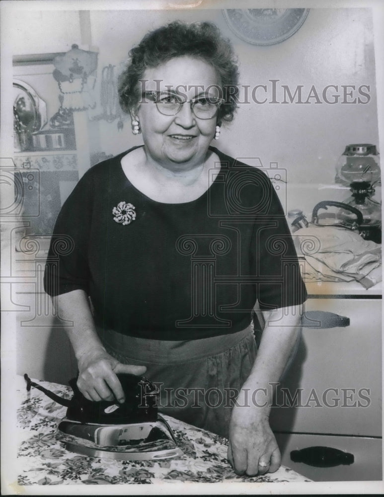 1967 Press Photo Mrs Agnes Goetling Ellington Apartments Ironing - neb99072 - Historic Images