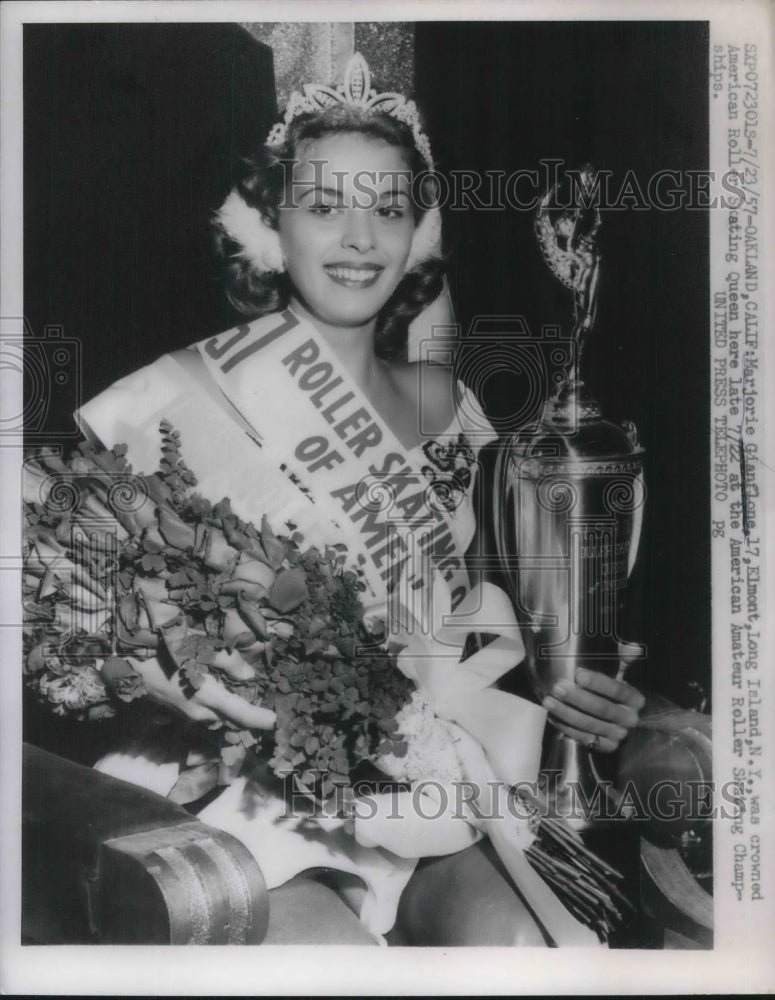 1957 Press Photo Oakland California Marjorie Gianfione Elmont Long Island Model - Historic Images