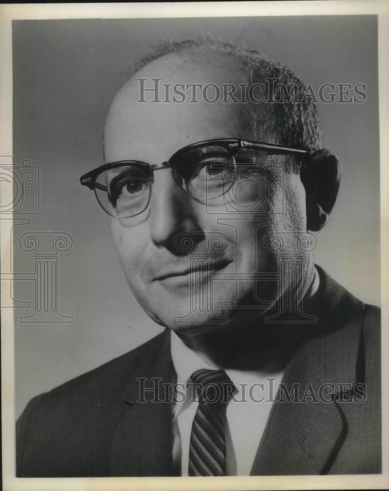 1963 Press Photo Cleveland Ohio ME Carson Reichold Chemical Businessman-Historic Images