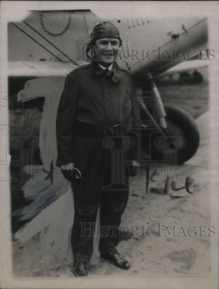 1927 Press Photo Labor leader William Green readies for flight at Bolling Field - Historic Images