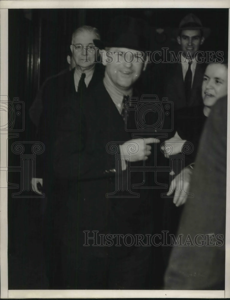 1938 Press Photo Harold Starr, LA,Calif fire dept questioned about a bombing-Historic Images