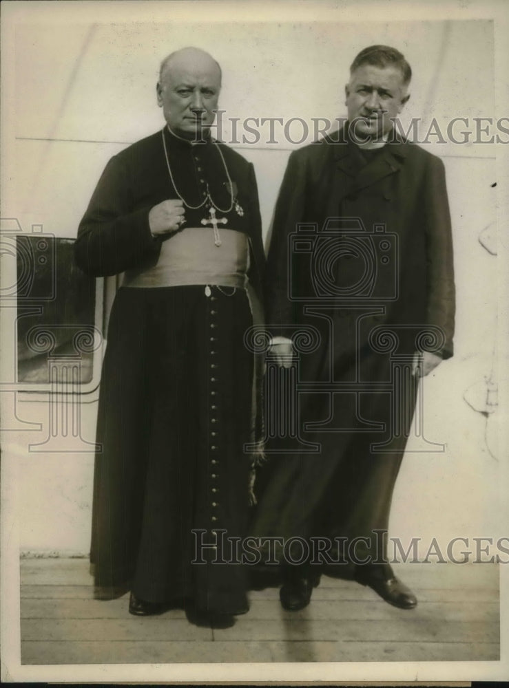 1925 Press Photo French Bishop Ginisty arrives on SS Paris for lecture tour - Historic Images