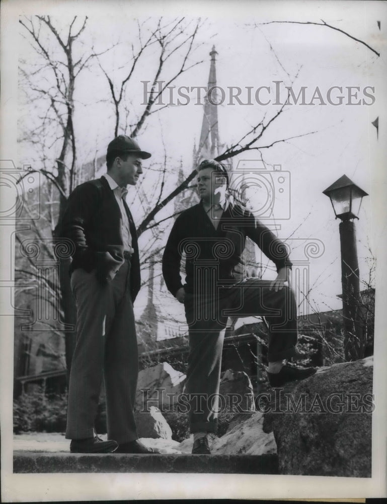 1946 Press Photo Notre Came Basketball players ready for NYU - Historic Images