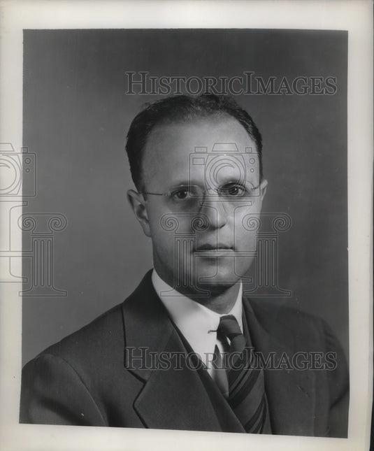 1946 Press Photo Dr. C.G. Suits of General Electric Co. - Historic Images