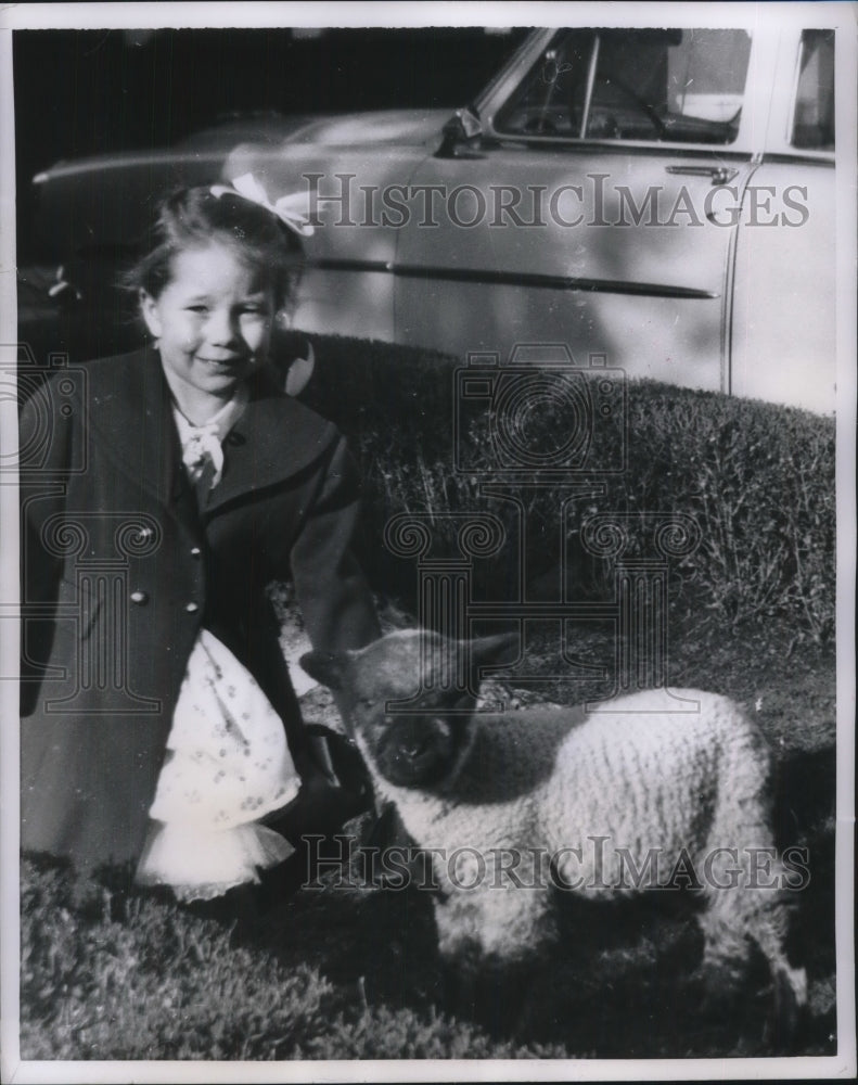 1957 Press Photo Christine Bambi The Sheep Pet - Historic Images