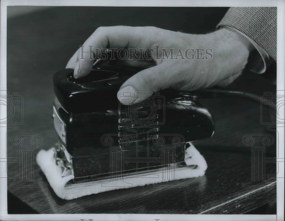 Press Photo Polishing Desk - neb99981-Historic Images