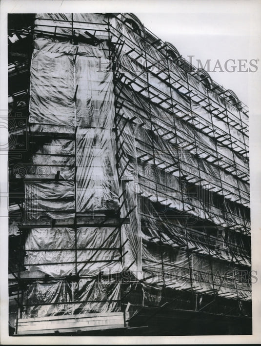 1959 Press Photo New building in Prague covered with clear material - Historic Images