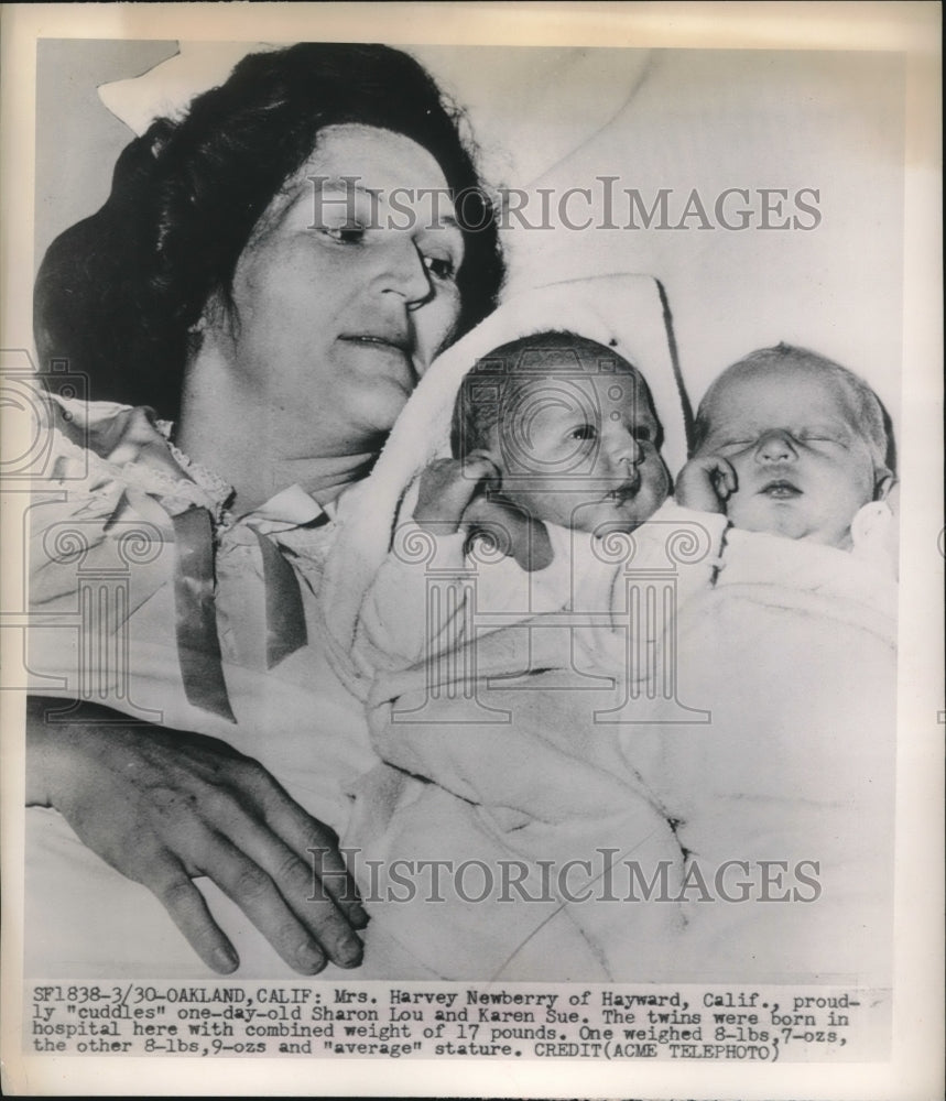 1949 Press Photo Mrs. Harvey Newberry of Hayward, California With Newborn Twins - Historic Images