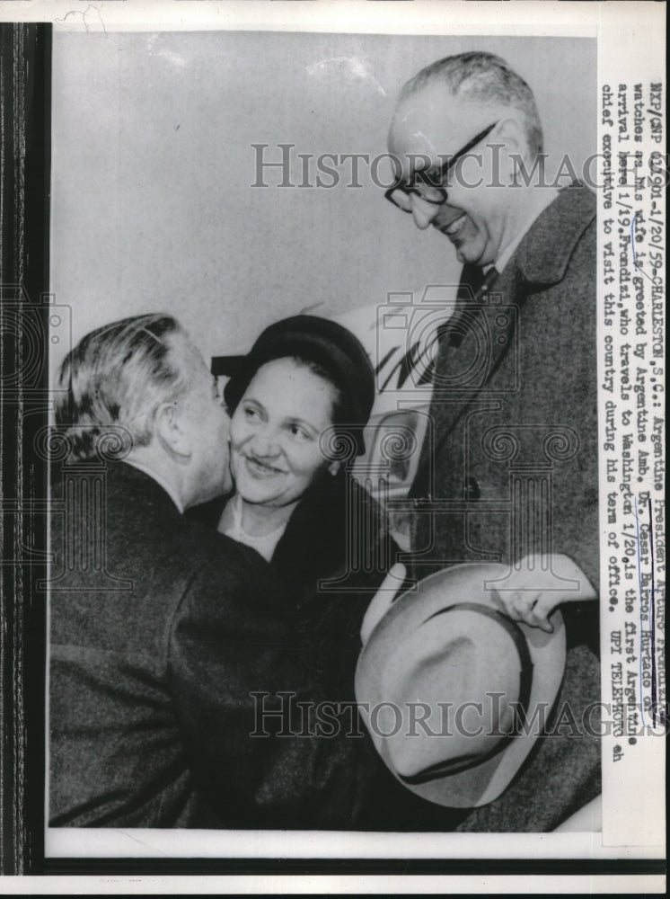 1959 Press Photo Argentine President Arturo Frondizi Arrives in US With Wife - Historic Images