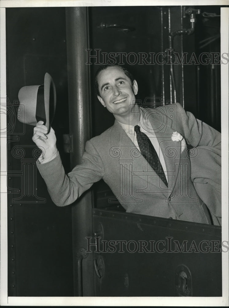 1936 Press Photo Nino Martini Hollywood Screen Opera Star Arrives in New York - Historic Images