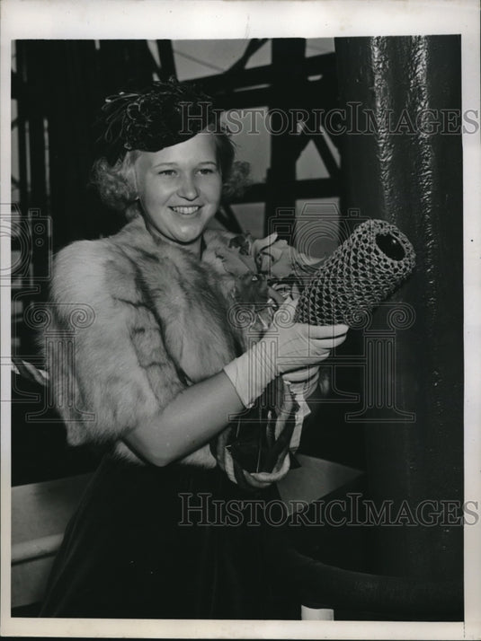 1939 Press Photo Harriet Ann Molloy Daughter of General Counsel of Moore-McCorma - Historic Images