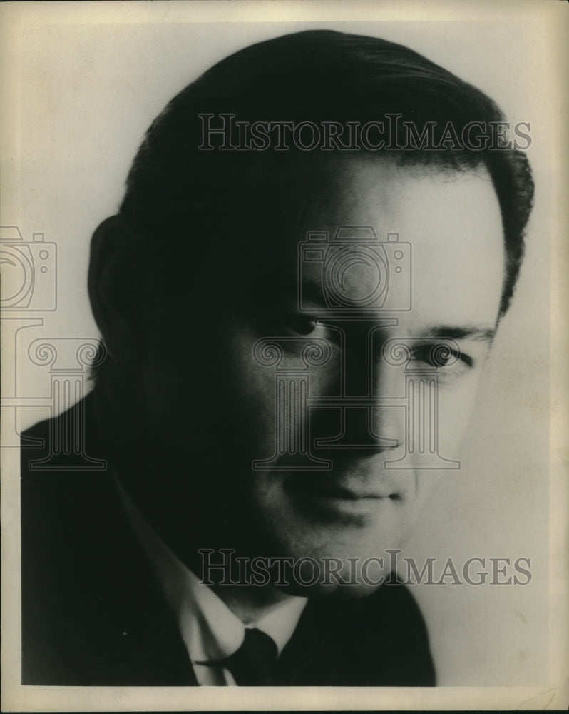 1969 Press Photo Headshot of Handsome Man Dark Hair Cleft Chin John Reardon - Historic Images