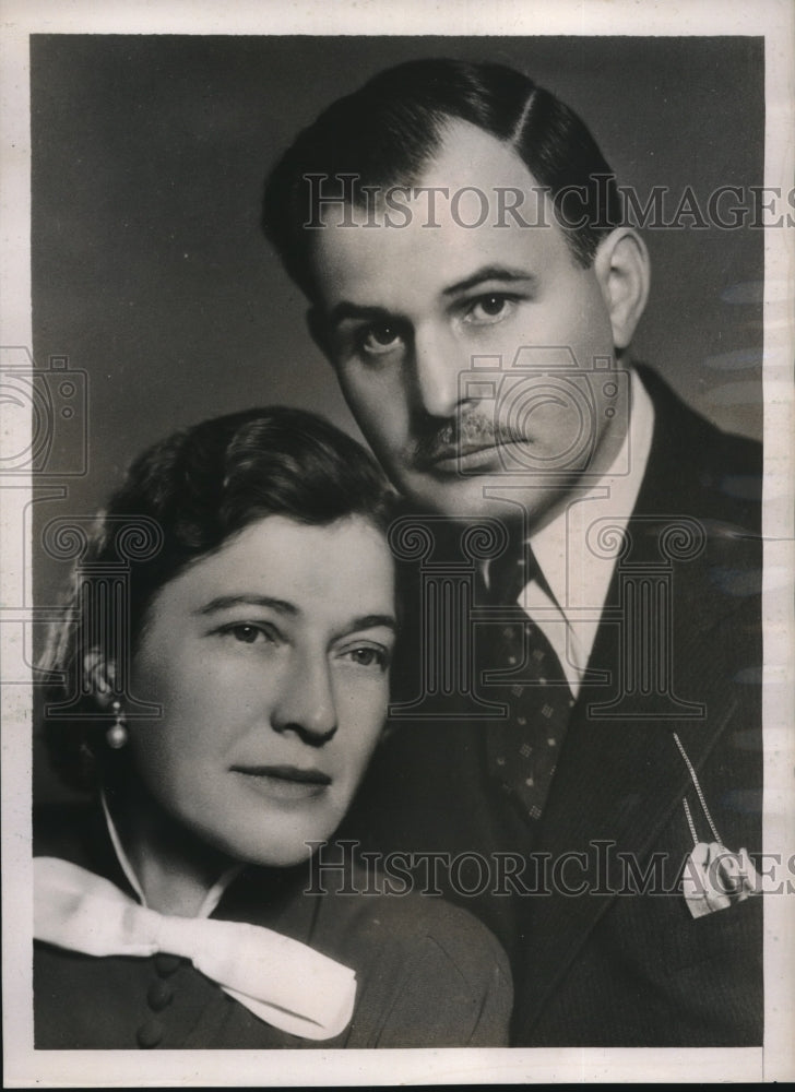 1938 Judge Joseph Crater's Widow, Mrs. Carl Kunz, Sails for Europe - Historic Images
