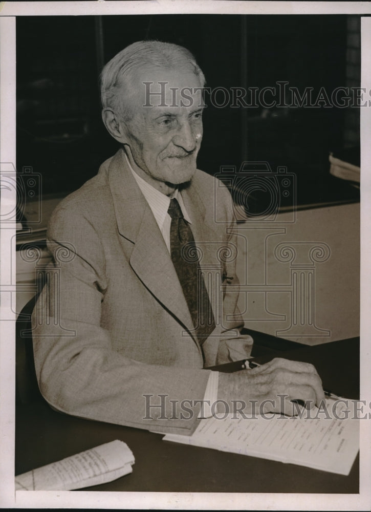 1936 William Hanold General Clerk H.W. Johns Co. Celebrates 64 Years - Historic Images