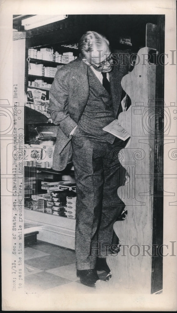 1948 Secretary of State George Marshall Buying Paper At Newsstand - Historic Images