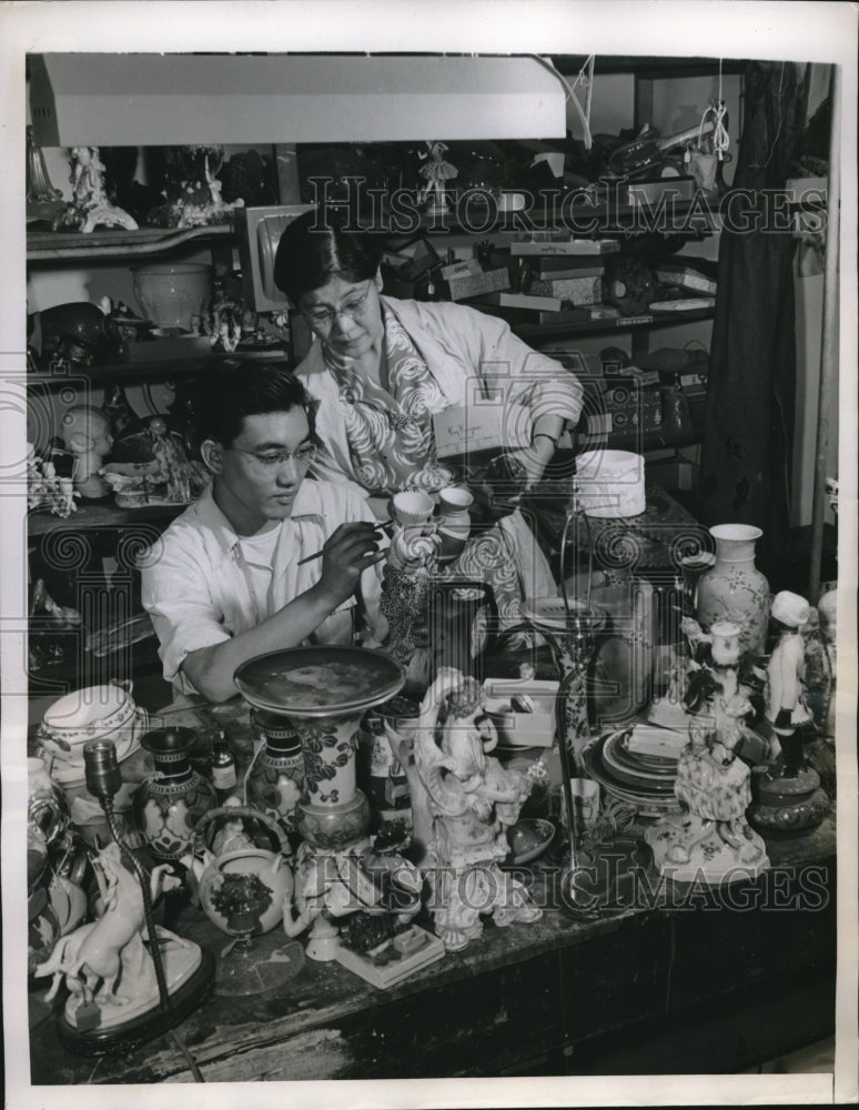 1946 Press Photo Matsumoto Family Open Chinaware Business In Chicago - Historic Images