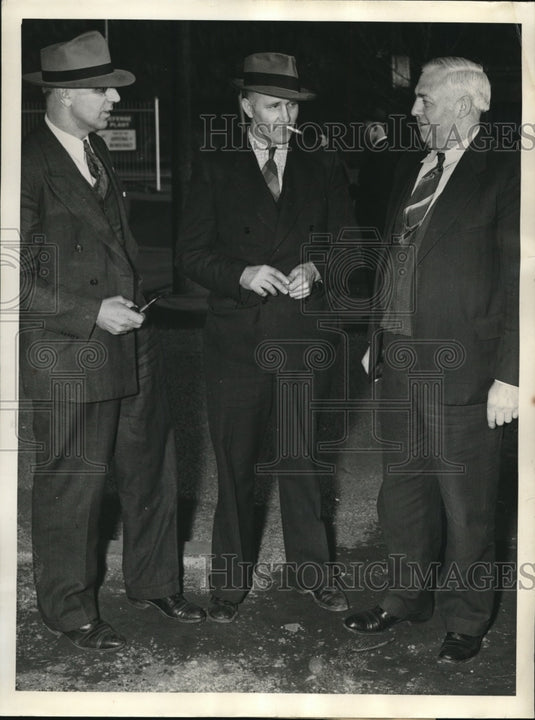 1941 George Motley and Albert Scheider Talk Over Mine Strike - Historic Images