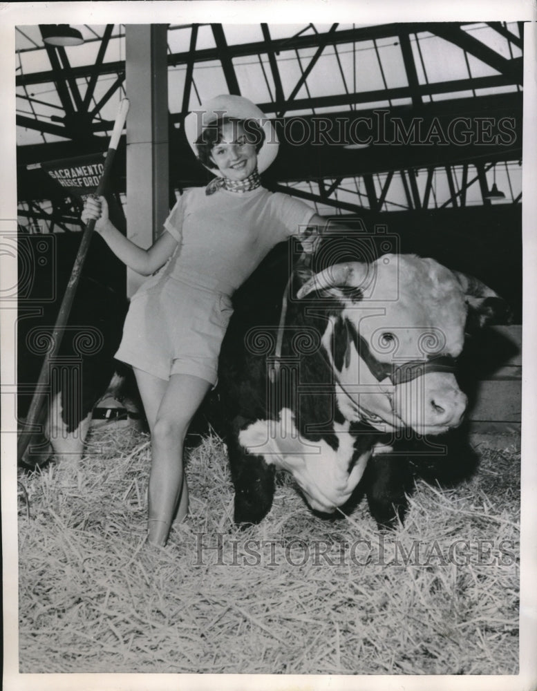 1950 Press Photo Rodeo Queen Bette Sherwood at Grand National Livestock Expo - Historic Images