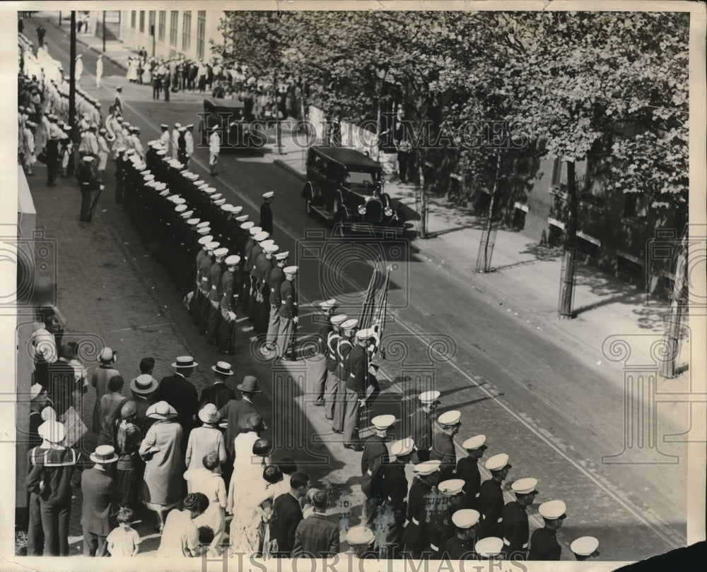 1926 Funeral procession for CMDR. John Rodger leaves Philadelphia - Historic Images