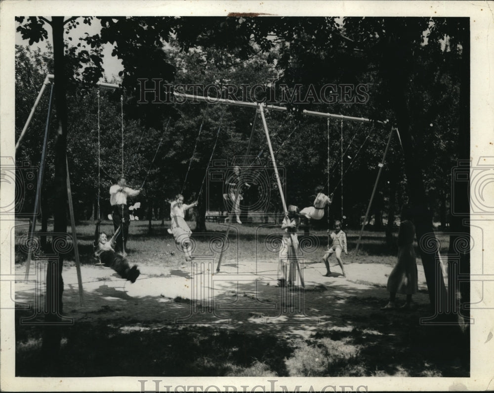 1934 Press Photo Children playing at the Park in Rocky River-Historic Images