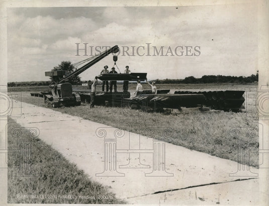 1937 Press Photo 10th Ordnance Service Co loads All Ammunition used by Air Force - Historic Images