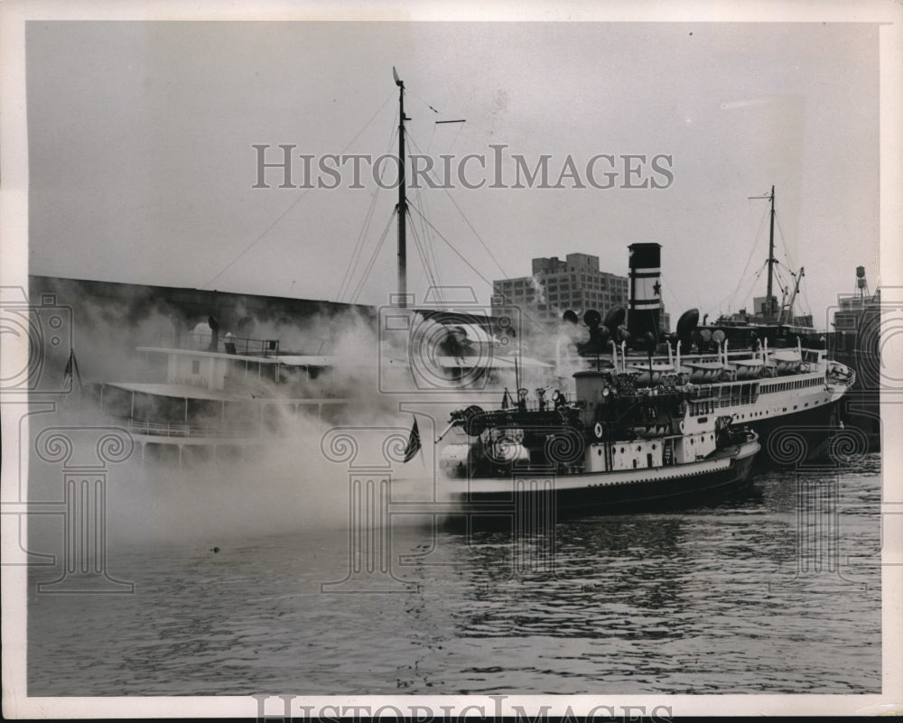 1940 Clyde Mallory Luxury Liner Algonquin Catches Fire Before Depart - Historic Images