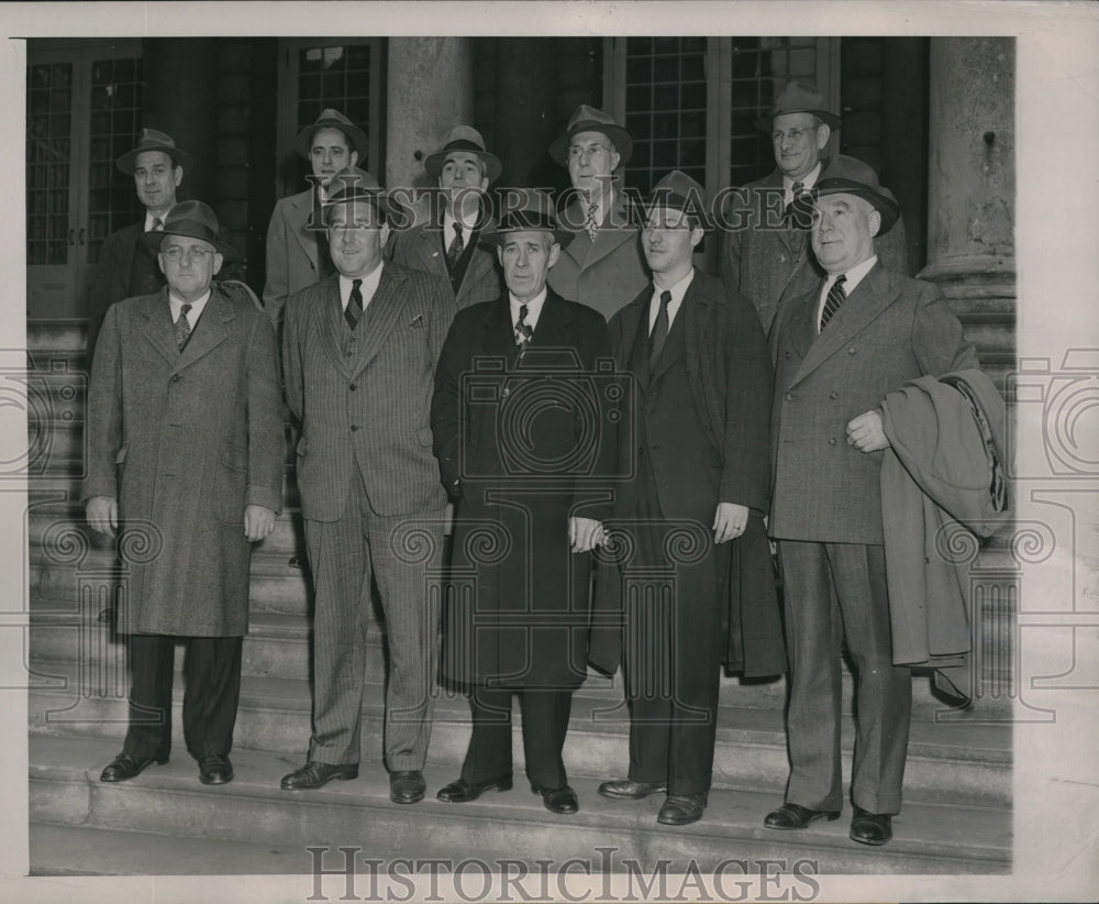 1945 Press Photo New York Mayor FH LaGuardia Meets With Union Officials-Historic Images