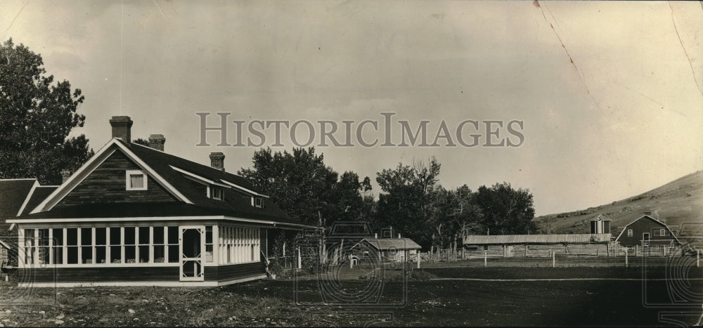 1924 Albertan ranch home of Lord Renfrew, Prince of Wales - Historic Images