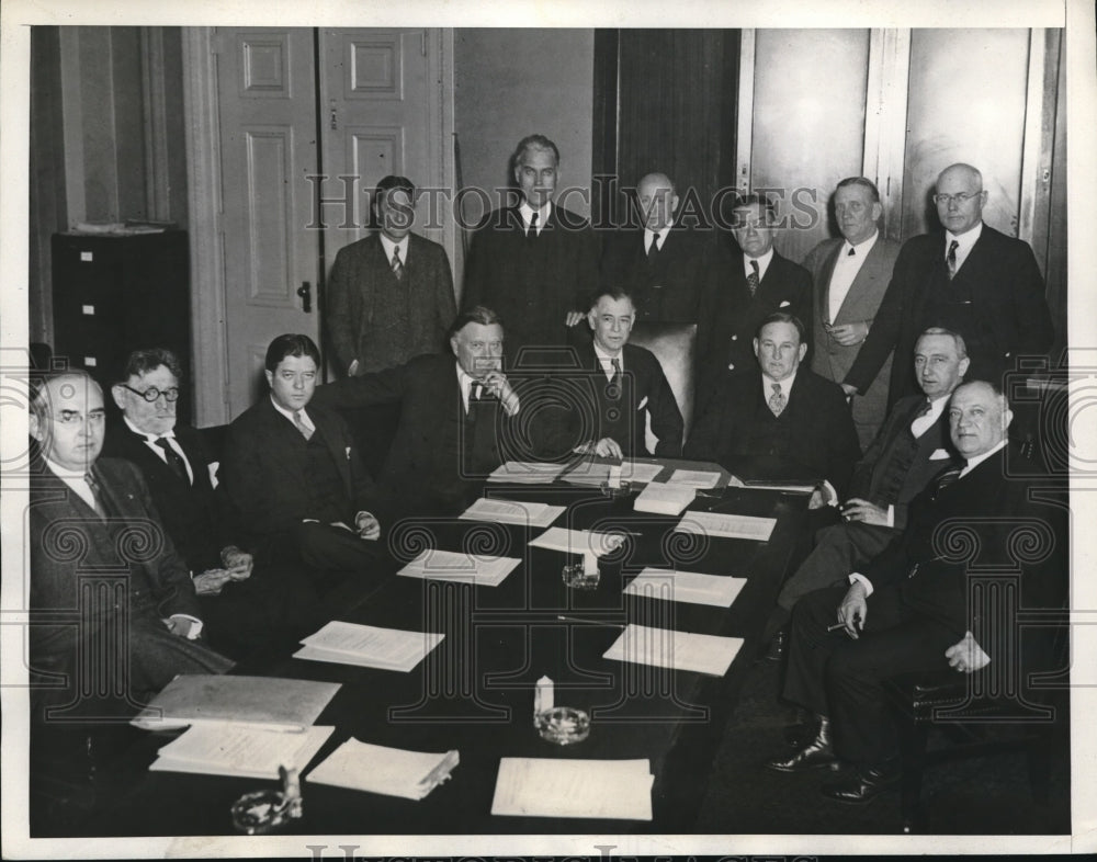 1933 The first Senate Foreign Relations Committee - Historic Images