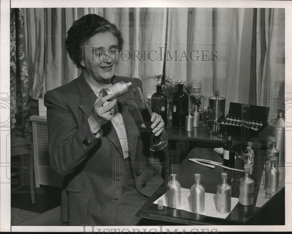 1949 Press Photo Madame Jeane Noel, French perfume maker - Historic Images